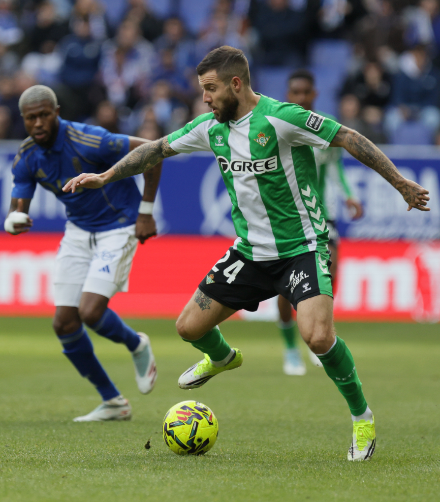 西甲强强对决！贝蒂斯VS比利亚雷亚尔，巴坎布安东尼出场-腾讯新闻