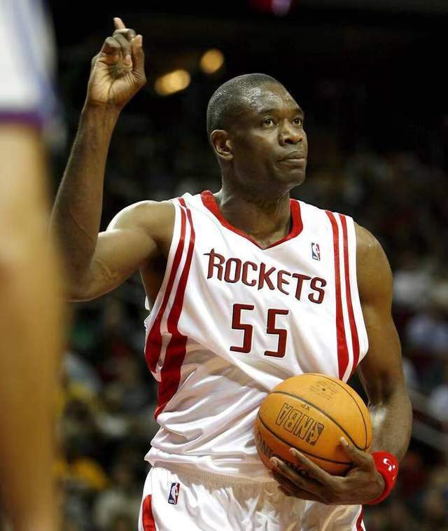 姚明昔日队友,nba名人堂中锋穆托姆博传出过世的消息,享年58岁