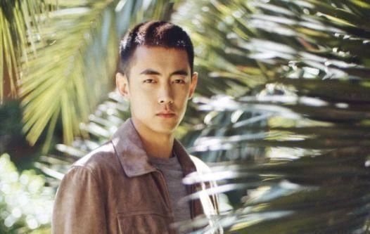 奇男子纪凌尘:他是二愣子,但不是软柿子_腾讯新闻