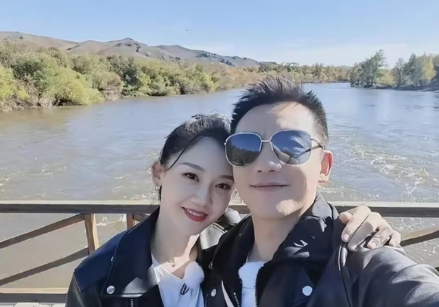 苗苗更新动态力破与郑恺离婚传闻把双方存在的问题暴露出来了