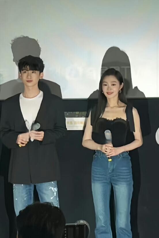 白敬亭宋轶被曝恋情后首同框!