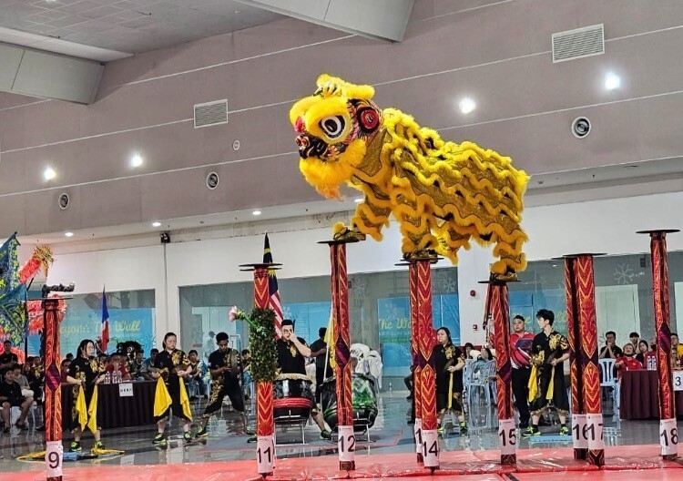 共同申遗！舞狮团在马来西亚文化输出，刻在华人DNA里的仪式感_腾讯新闻