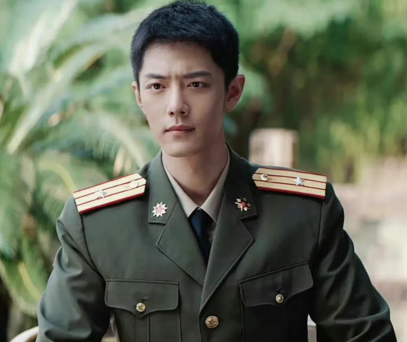 男明星帅不帅看寸头?王一博被嘲"土肥圆",朱一龙撞脸梁朝伟_腾讯新闻