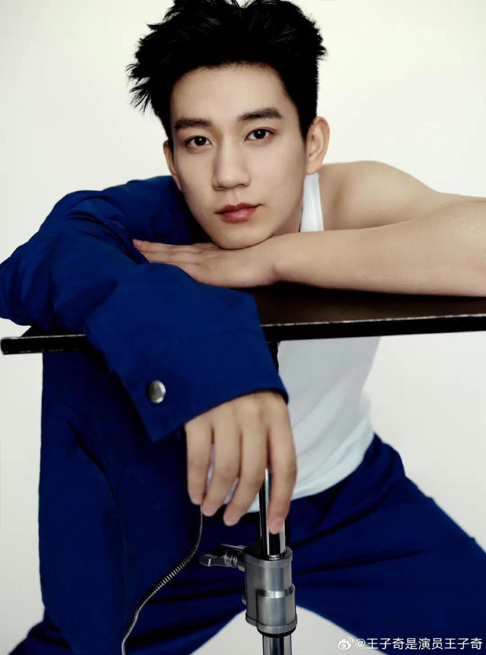 明明同个演员,从《御赐小仵作》到《他从火光中走来》差点认不出-腾讯