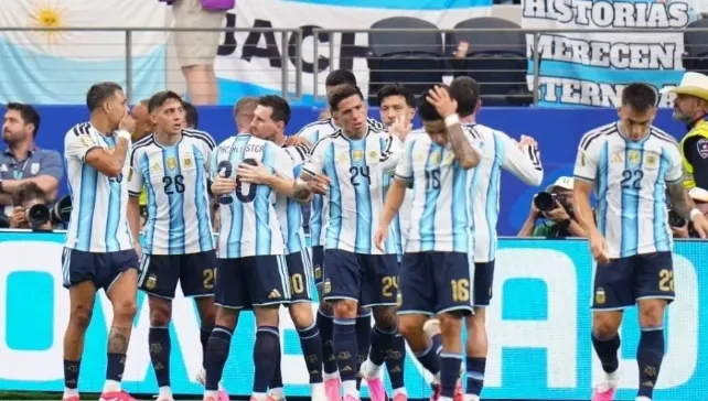 足坛一夜动态：阿根廷2-0奥地利提前出线！世界杯历史进球纪录被刷新