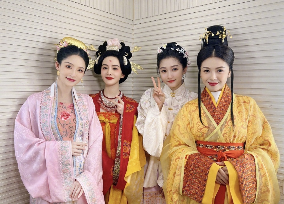 汉服首次登上央视春晚,刘涛,刘诗诗,李沁,关晓彤妆造有什么讲究?