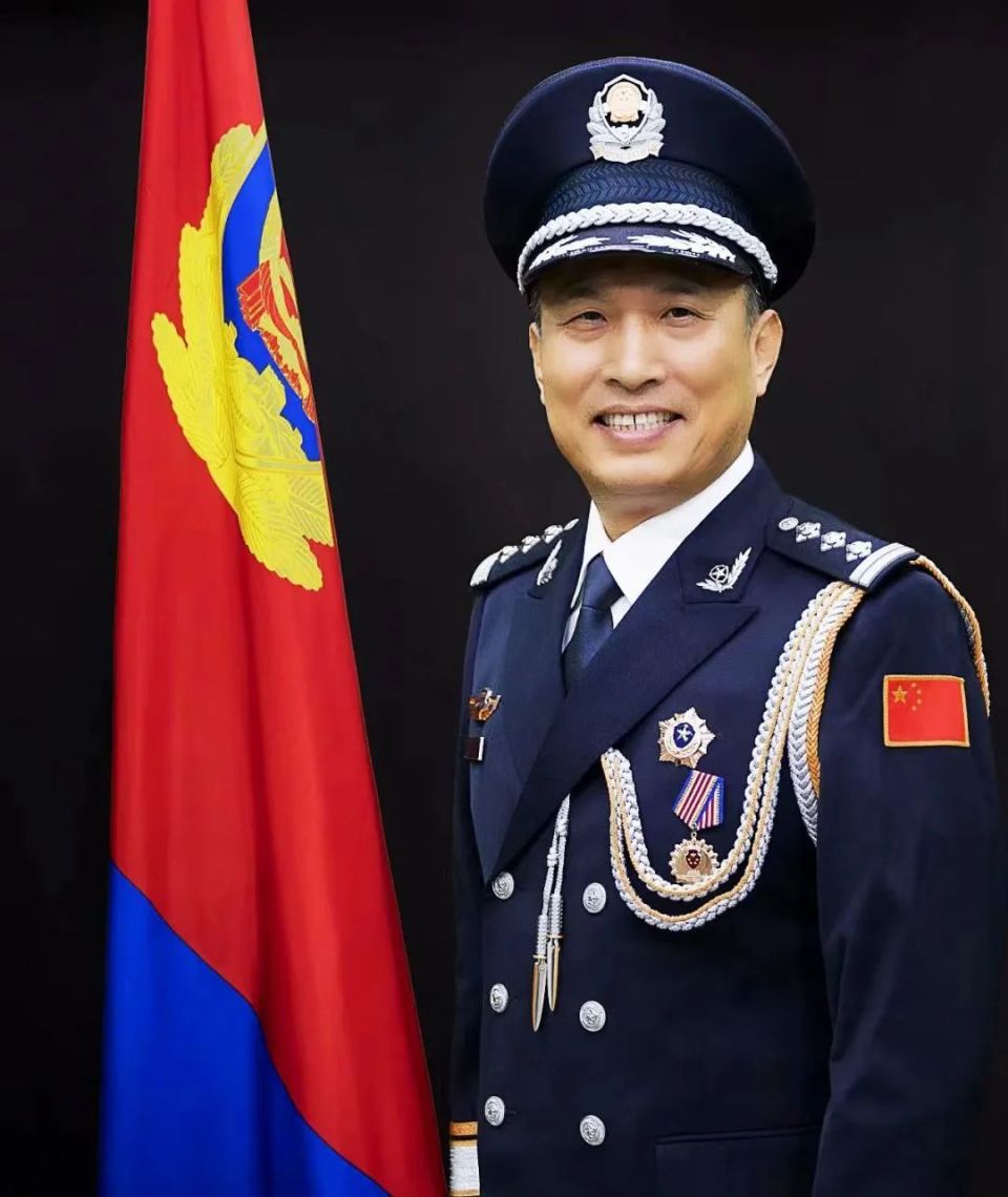 三级警司警礼服图片