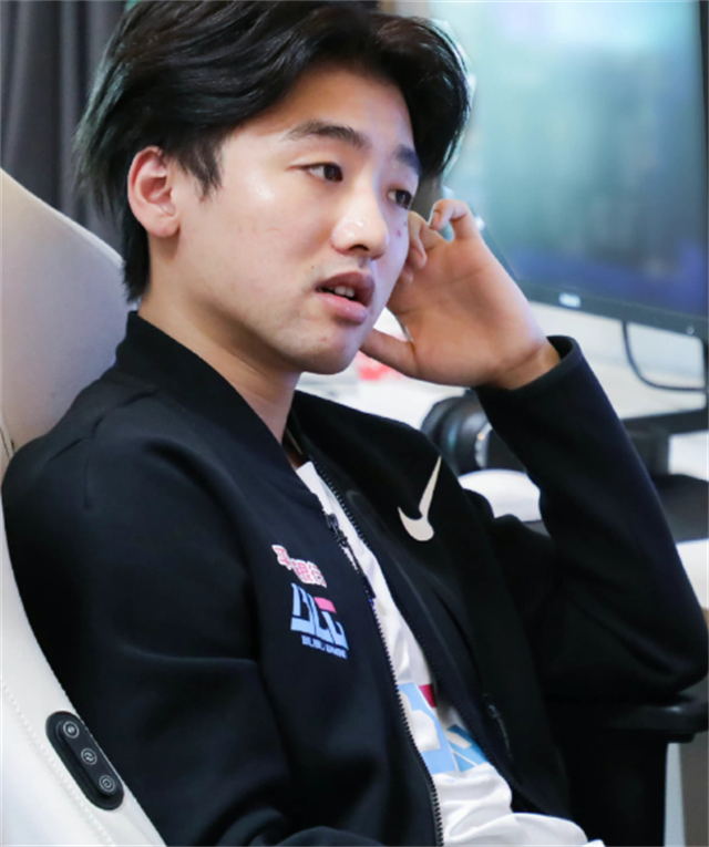 冷少称下个赛季会复出大舅子却放弃职业换皮当上了女主播