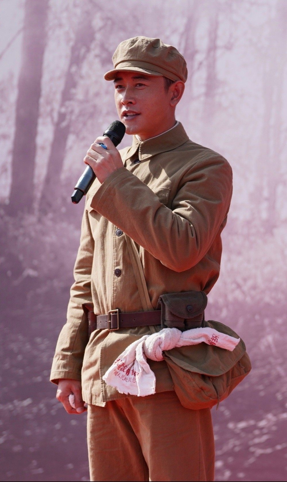 的男演员罗晋,这也是继《幸福到万家》之后罗晋再次与郑晓龙导演合作