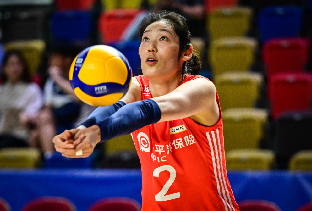 中国女排1-0保加利亚队,进攻18-7,朱婷首发