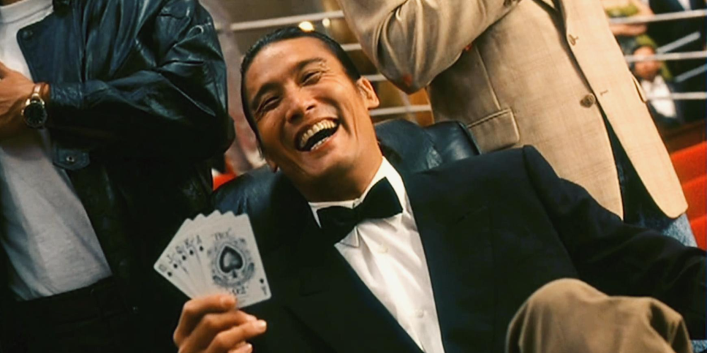 贱到没朋友之萧方方 出自影片《赌神2》今天咱们就俩聊聊,梁家辉在