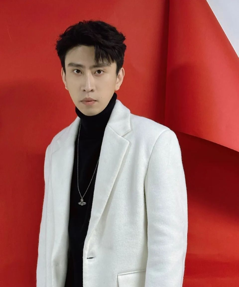 《狗剩快跑》蒋易:喜剧人出身,贵人运十足,可惜长相拖了他后腿_腾讯