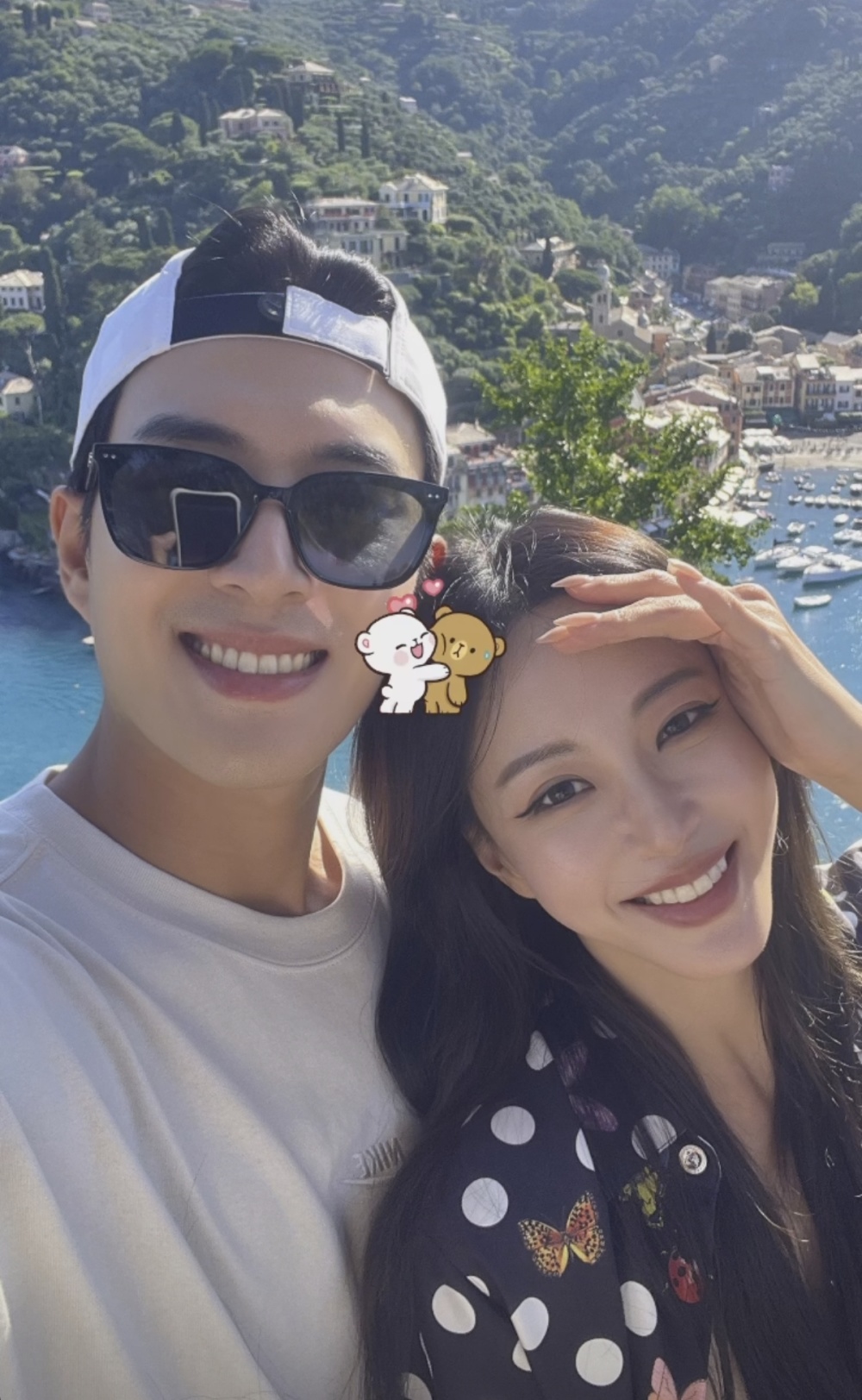 28日,演员韩艺瑟在社交平台上分享的照片中,她和丈夫正在蜜月旅行,以