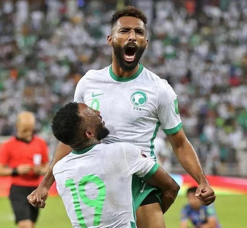 前锋:马尔万-萨哈菲(吉达联合),法赫德-穆瓦拉德(利雅得青年),穆萨卜