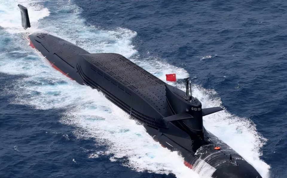 092型核潜艇首艇长征6号,12个弹道导弹发射管,管少威力不小_腾讯新闻