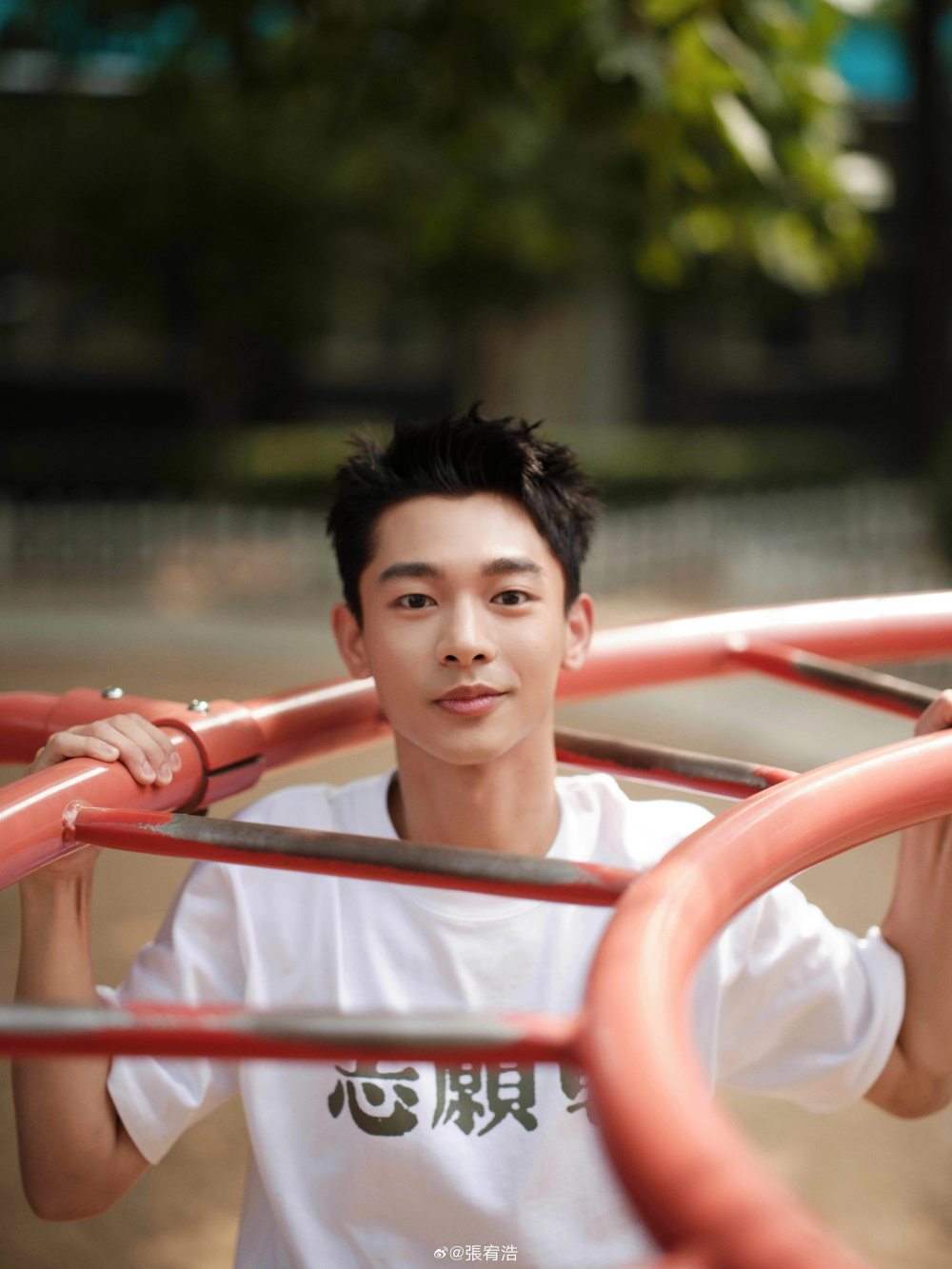 《涉过愤怒的海》张宥浩:偶像是汤唯,自创潮牌的他也被父母催婚