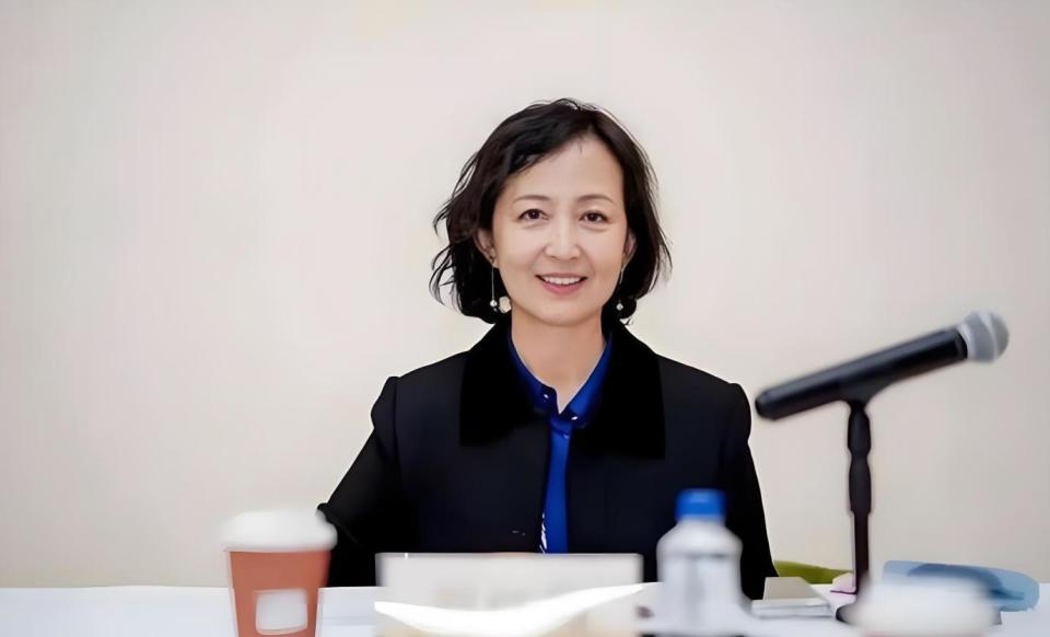 61岁刘红梅病逝！弃影从教35年，一手撑起中国音乐剧教育_腾讯新闻