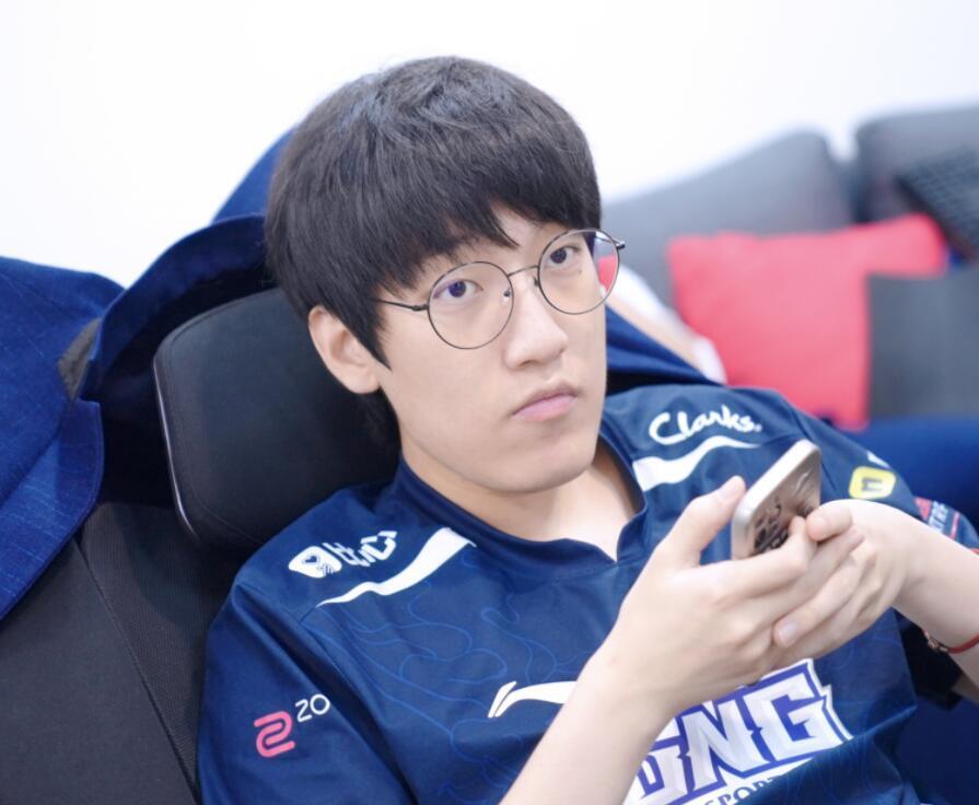 小虞姬刚曝光tarzan打假赛,官方介入调查,秒怂删除内容并道歉_腾讯