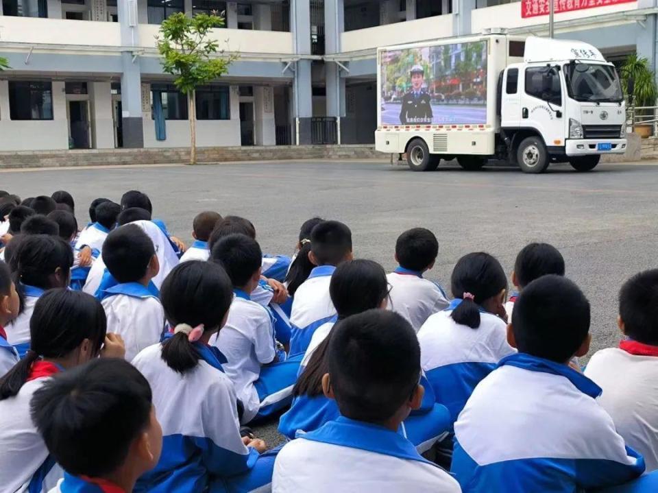 云县民族中学 学生图片