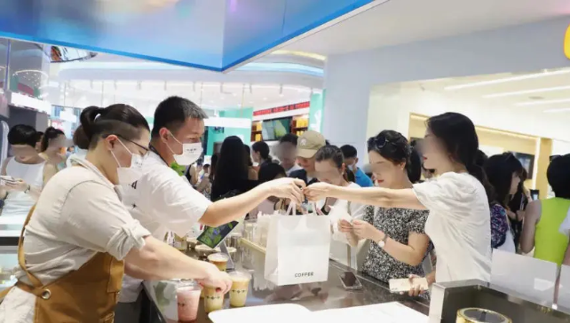 杭州网红咖啡坠落：关店百家，5年烧光1亿