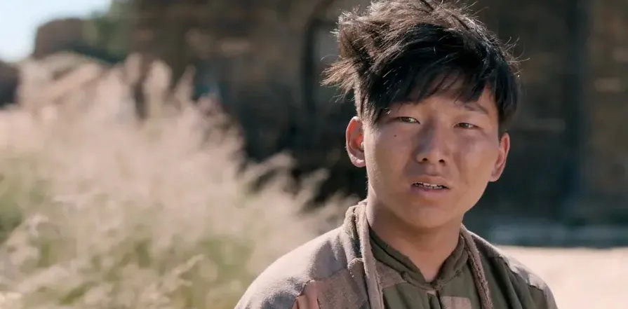 蒙古族演员阿如那:30岁靠神演技因《狂飙》出圈,可惜长相太丑被群嘲