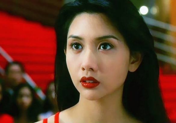 港圈一代女神邱淑贞媚而不俗纯欲风代表事业家庭两得意