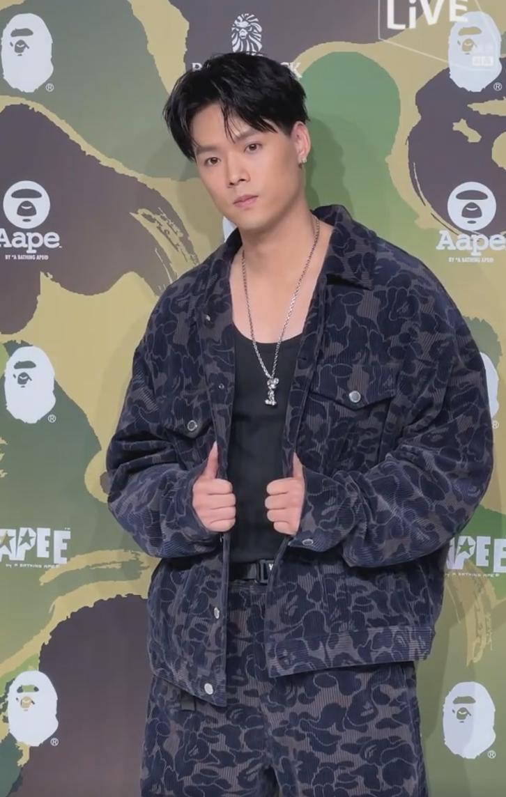 上海时尚夜,邱淑贞和女儿各有各美,何超欣土气,李晨带儿子混圈