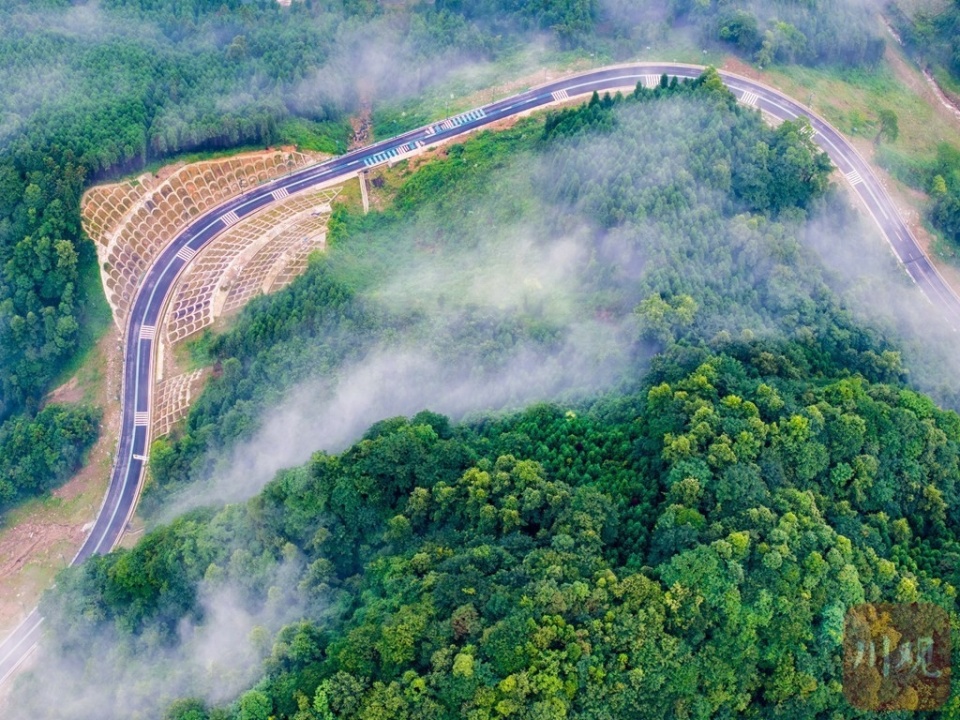 c视觉丨一路风景,龙门之巅1号公路带你穿越龙门山