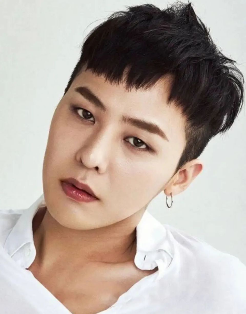 又塌了权志龙涉毒被立案杨颖视其为偶像杜海涛曾向他下跪