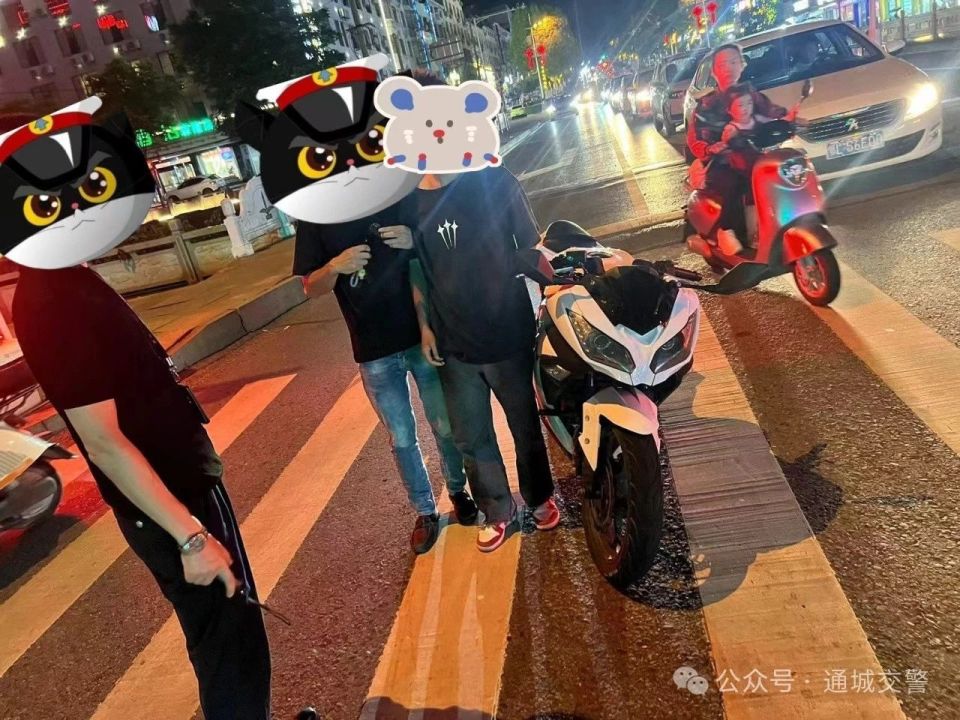 67通城公安交警:飙车炸街零容忍