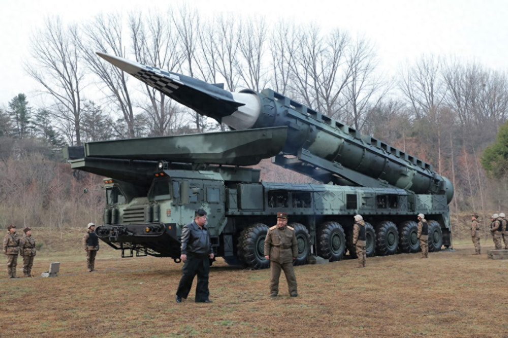 朝鲜高超导弹试射成功,美出动b52威慑平壤