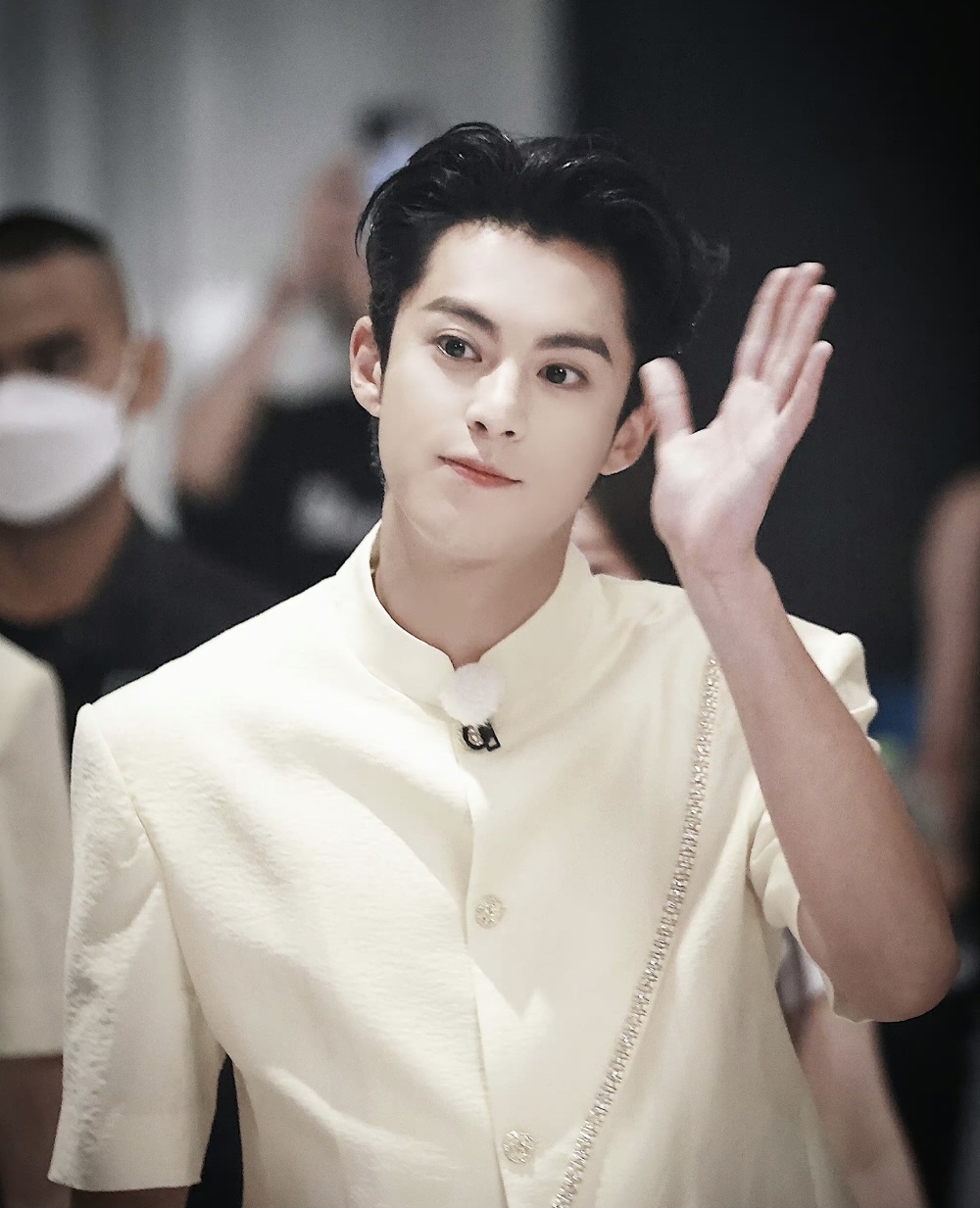 奔跑吧蔡徐坤回归站c位与范丞丞合体王鹤棣白鹿撒糖