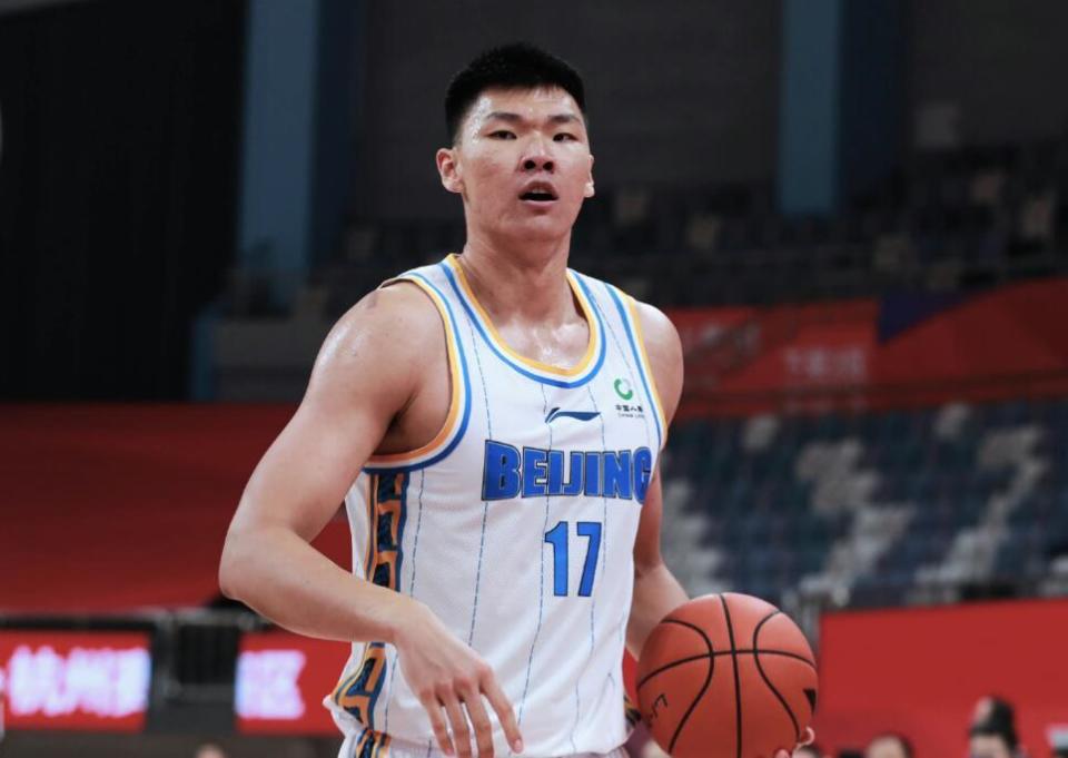 曝周琦愿意加盟北京男篮 交易能否达成全看首钢内线？_腾讯新闻