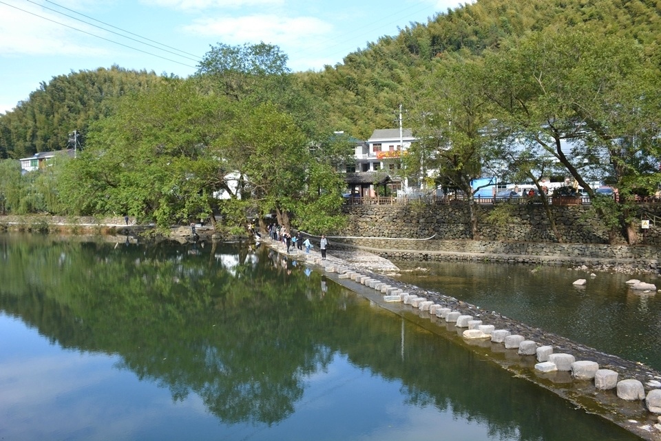 千年古村——鹿亭乡中村