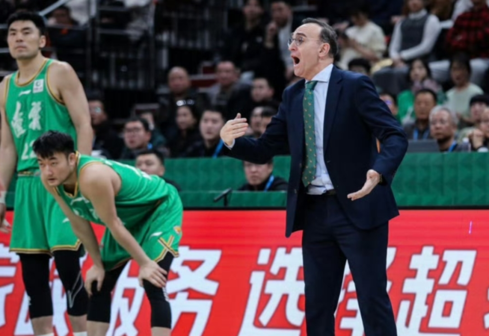 资金紧张仍续约乌戈3年？辽篮或正式重建，杨鸣恐再度交出兵权