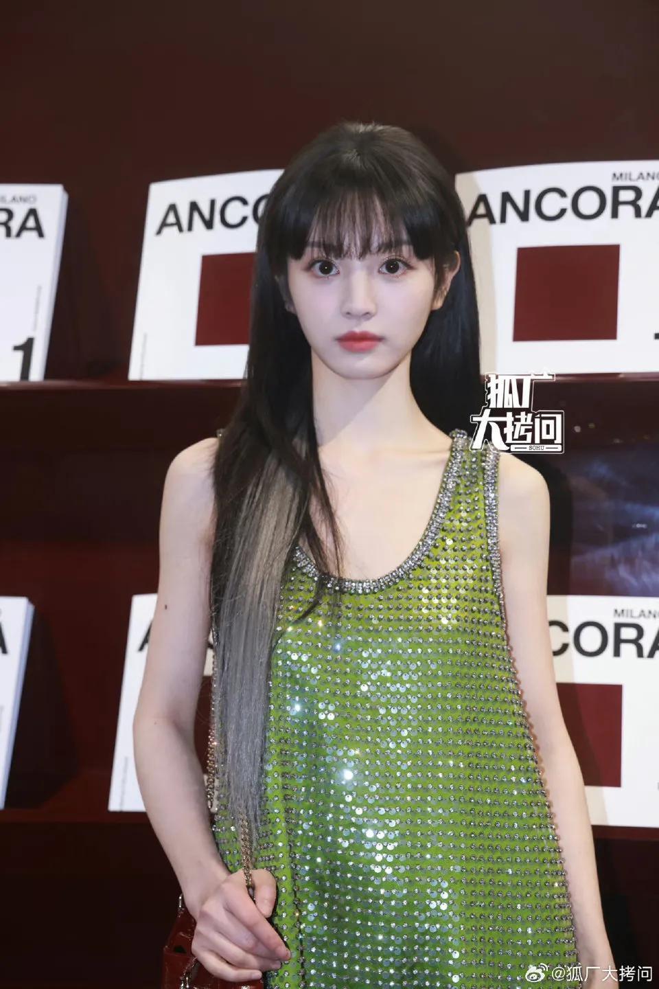 齐刘海,笑起来梦回《如此可爱的我们》黄橙子时期