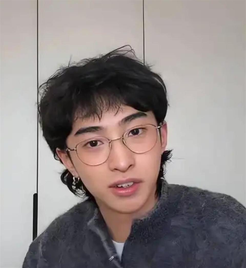 庾恩利：我是伊能静大儿子，留学归来回上海，秦昊是我另一个爸爸_腾讯新闻