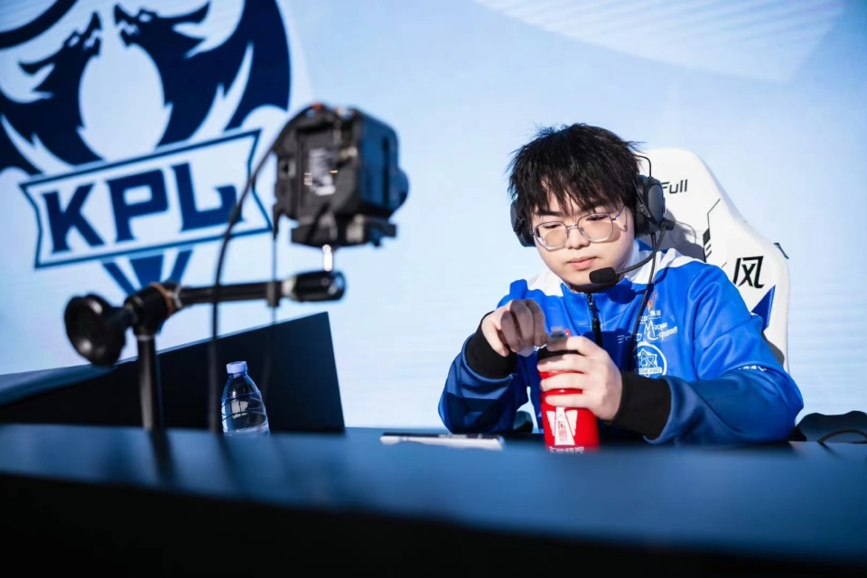 estar31大胜rngm稳居b组第一全员状态回暖有望进季后赛