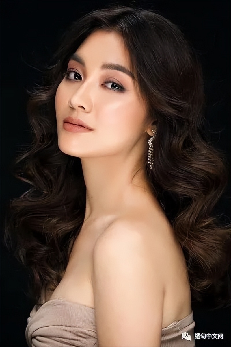 拥有大长腿 曲线身材的缅甸小姐姐,爱玩重机车,又美又飒_腾讯新闻