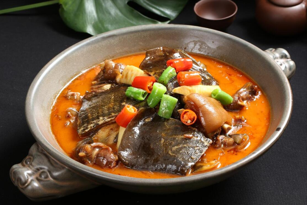 改变,多吃一些时令的食物,同时也要注意进补,像当下的螺蛳,黄鳝,甲鱼