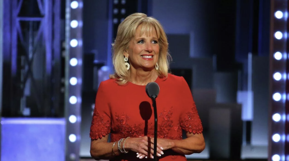 大熊猫将赴华盛顿,美国第一夫人兴奋,小粉丝想用灰熊交换