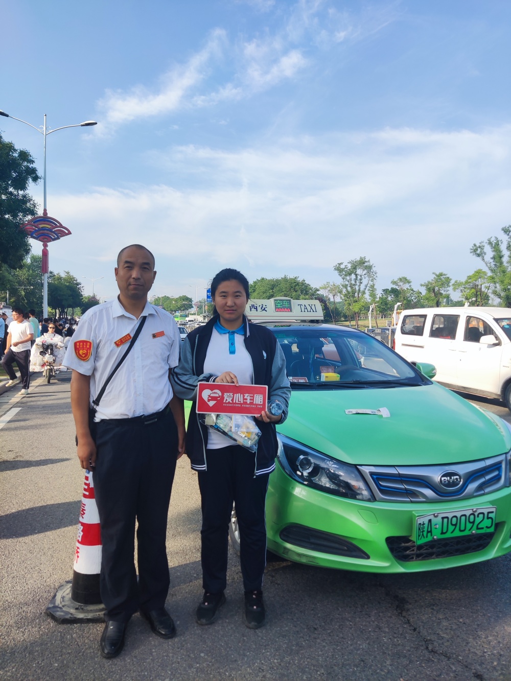 高考期间 西安市出租汽车行业免费送考2000余趟次