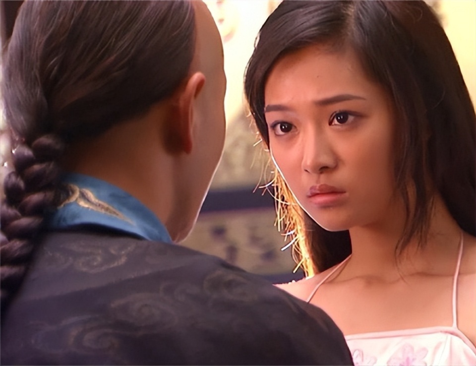 张纪中与《鹿鼎记》女演员小聚,曾红过赵丽颖的她缘何巅峰期陨落?
