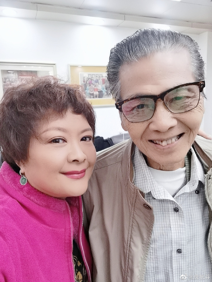 康家老二康祈宗是虎艳芬在剧中的第一任老公.