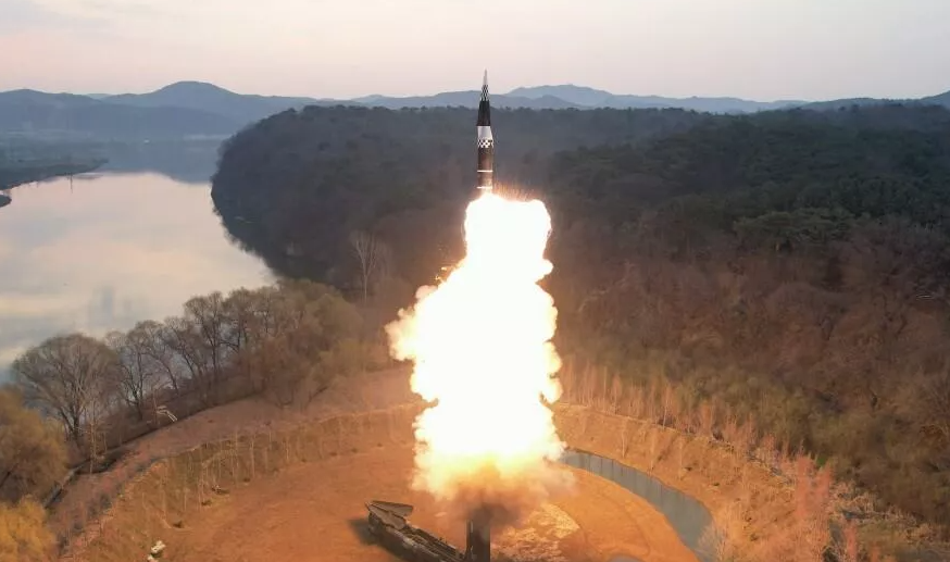 弹头会打水漂,朝鲜"火星炮-16b"成功发射,韩看清了后十分头疼