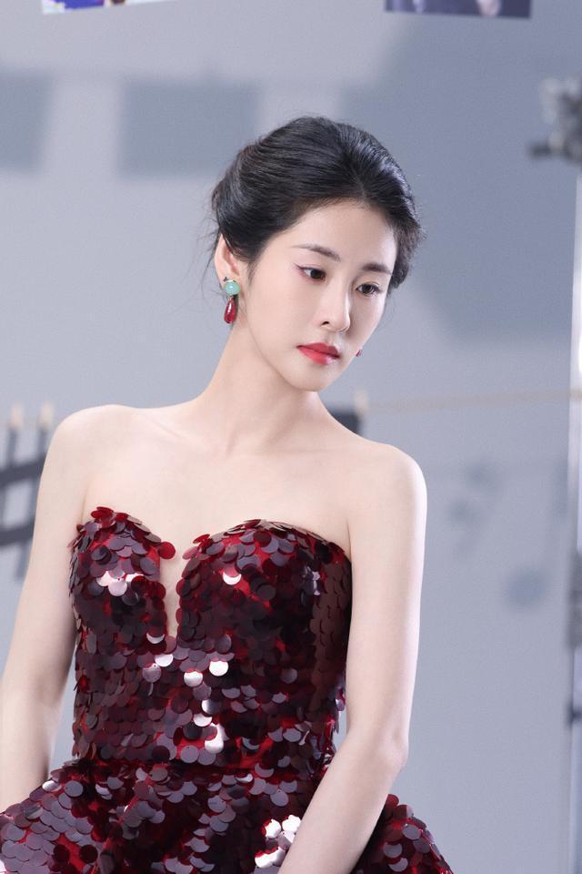 《听雪》68张碧晨的《听雪》是《烈火如歌》插曲,不仅在音乐上获得