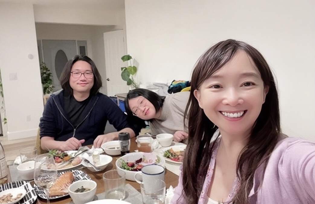 香港知名女星三子全部移民美國，嫁日本老公，抗癌成功狀態凍齡 - 