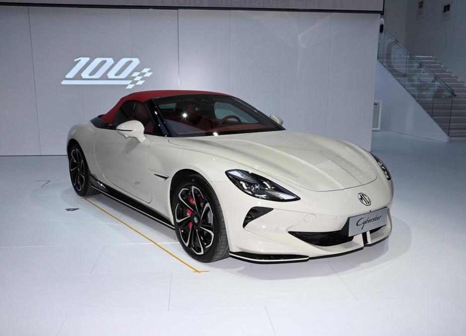 名爵mg cyberster:30万出头的敞篷跑车,年轻人的梦想之车