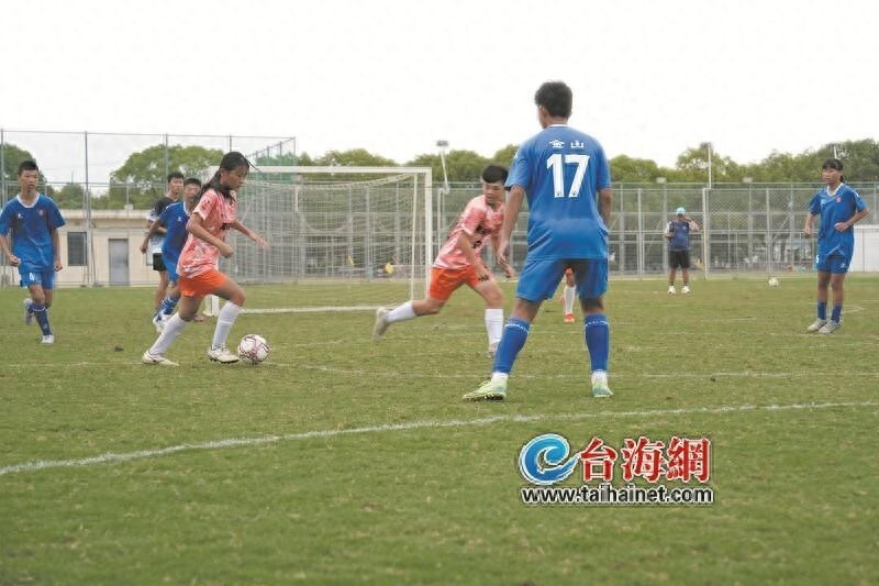 台湾青少年赴上海交流，家长称“大陆比想象中的更进步”_1