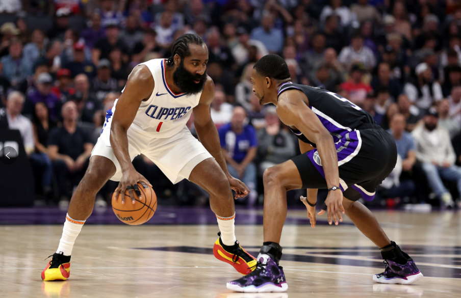 快船溃败罪人哈登7中1仅6分状态糟糕8助5失误提前9分钟认输